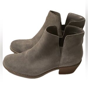 COLE HAAN Grand OS Signature Grey Suede Ankle Bootie